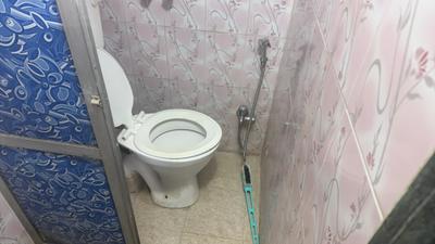 Bathroom Image of 225 Sq.ft 1 RK Apartment / Flat for rent in Powai Mumbai for Rs. 23000