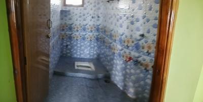 Bathroom Image of 1000 Sq.ft 2 BHK Builder Floor for rent in TTC Nagar Madurai for Rs. 15000