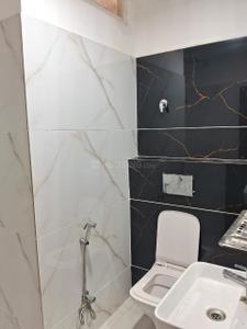 Bathroom Image of 950 Sq.ft 2 BHK Apartment / Flat for rent in Shrida Residency, Hukma Khedi Indore for Rs. 17000
