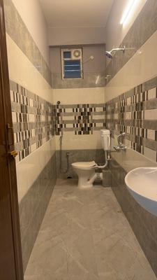 Bathroom Image of 700 Sq.ft 2 BHK Apartment / Flat for sale in Topsia Kolkata for Rs. 3999999