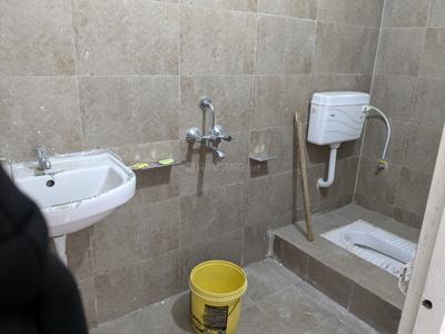 Bathroom Image of 1050 Sq.ft 2 BHK Apartment / Flat for rent in Bhicholi Mardana Indore for Rs. 18000