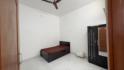 Bedroom Image of 1000 Sq.ft 2 BHK Builder Floor for rent in Fortune Residency, Kabir Nagar Raipur for Rs. 21000