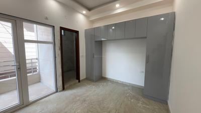 Bedroom Image of 1050 Sq.ft 4 BHK Apartment / Flat for sale in Sector 5 Rohini New Delhi for Rs. 10000000