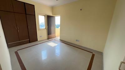 Bedroom Image of 2400 Sq.ft 4 BHK Apartment / Flat for sale in Madhur Jeevan Apartments, Sector 56 Gurgaon for Rs. 27000000