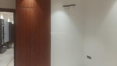 Bedroom Image of 1620 Sq.ft 3 BHK Builder Floor for sale in Azadpur New Delhi for Rs. 28000000