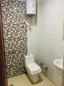 Bathroom Image of 600 Sq.ft 1 RK Independent House for rent in DLF Phase 3 Gurgaon for Rs. 11000