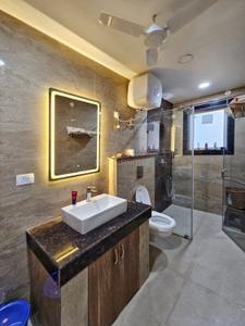 Bathroom Image of 720 Sq.ft 1 BHK Builder Floor for rent in DLF Hamilton Court, DLF Phase 4 Gurgaon for Rs. 63000