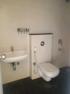 Common Bathroom Image of 864 Sq.ft 2 BHK Apartment / Flat for sale in Lodha Casa Bella Gold, Palava Phase 1 Thane for Rs. 5100000