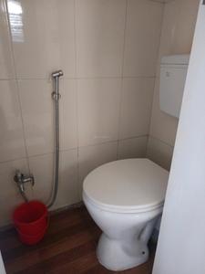 Common Bathroom Image of 580 Sq.ft 1 BHK Apartment / Flat for rent in Magarpatta Heliconia, Hadapsar Pune for Rs. 25000
