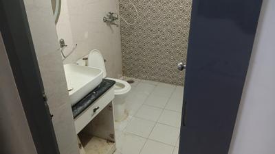Image of 1075 Sq.ft 2 BHK Apartment / Flat for rent in Gaur City 7th Avenue, Noida Extension, Greater Noida for Rs. 25000