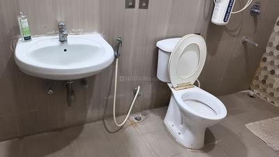 Image of 1370 Sq.ft 3 BHK Apartment / Flat for rent in DTC Southern Heights, Joka, Kolkata for Rs. 27000
