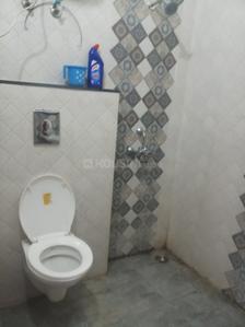 Bathroom Image of 1800 Sq.ft 2 BHK Builder Floor for rent in Gomti Nagar Lucknow for Rs. 30000