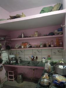Kitchen Image of 600 Sq.ft 2 BHK Independent House for rent in Kargaina Bareilly for Rs. 4000
