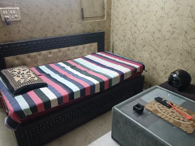 Bedroom Image of 680 Sq.ft 2 BHK Builder Floor for sale in Dilshad Garden New Delhi for Rs. 4500000