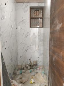 Common Bathroom Image of 900 Sq.ft 2 BHK Apartment / Flat for sale in Shalimar Garden Ghaziabad for Rs. 4450000