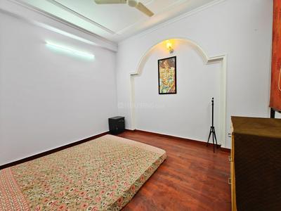 Bedroom Image of 1300 Sq.ft 3 BHK Apartment / Flat for rent in Vaishali Ghaziabad for Rs. 37000