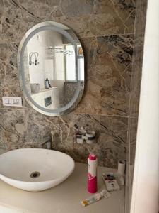 Bathroom Image of 2000 Sq.ft 4 BHK Apartment / Flat for sale in Sushma Chandigarh Grande, Gazipur Zirakpur for Rs. 16000000