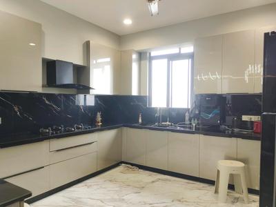Kitchen Image of 4000 Sq.ft 5 BHK Apartment / Flat for rent in Santacruz West Mumbai for Rs. 600000