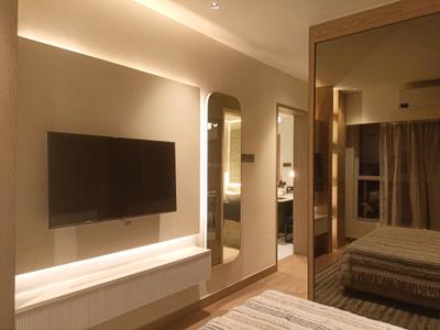 Bedroom Image of 785 Sq.ft 2 BHK Apartment / Flat for sale in Piramal Mahalaxmi, Worli Mumbai for Rs. 58000000