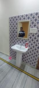 Bathroom Image of 2152 Sq.ft 3 BHK Builder Floor for rent in Gomti Nagar Lucknow for Rs. 30000