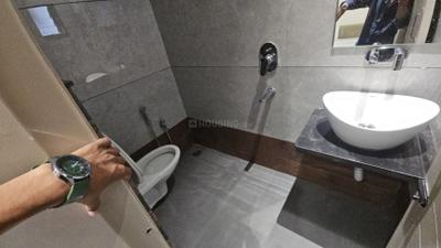 Bathroom Image of 650 Sq.ft 1 BHK Apartment / Flat for rent in Saket Nagar Indore for Rs. 25000