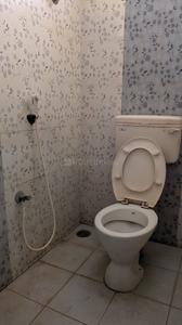 Bathroom Image of 1000 Sq.ft 2 BHK Apartment / Flat for rent in Kovilambakkam Chennai for Rs. 25000