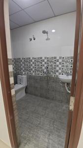 Bathroom Image of 750 Sq.ft 1 BHK Apartment / Flat for rent in Kondapur Hyderabad for Rs. 22000
