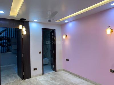 Bedroom Image of 1800 Sq.ft 3 BHK Builder Floor for rent in Mansarover Garden New Delhi for Rs. 66000