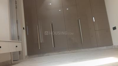 Bedroom Image of 2430 Sq.ft 4 BHK Builder Floor for rent in Anand Vihar New Delhi for Rs. 80000