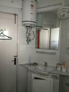 Image of 2000 Sq.ft 3.5 BHK Apartment / Flat for rent in Azad Apartments, Kalu Sarai, New Delhi for Rs. 125000