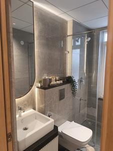 Bathroom Image of 1350 Sq.ft 3 BHK Apartment / Flat for sale in Chembur Mumbai for Rs. 44900000