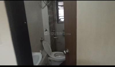 Bathroom Image of 850 Sq.ft 2 BHK Apartment / Flat for rent in Mantri Serene, Goregaon East Mumbai for Rs. 60000