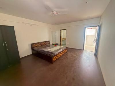Bedroom Image of 4000 Sq.ft 4 BHK Apartment / Flat for rent in Rohan Seher, Baner Pune for Rs. 110000