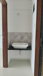 19 Grand West Bathroom One 3