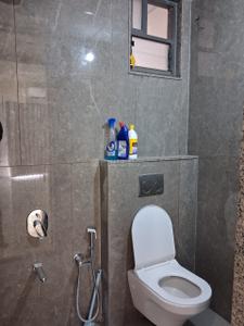 Bathroom Image of 2000 Sq.ft 3 BHK Apartment / Flat for rent in Keshav Elitus, Randesan Gandhinagar for Rs. 50000