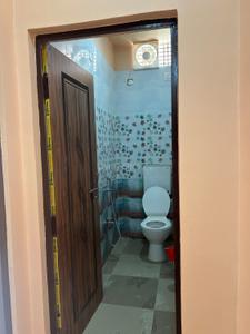 Bathroom Image of 600 Sq.ft 2 BHK Apartment / Flat for rent in Ganeshpur Varanasi for Rs. 6000
