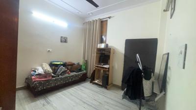Bedroom Image of 1800 Sq.ft 3 BHK Builder Floor for sale in Paschim Vihar New Delhi for Rs. 21500000