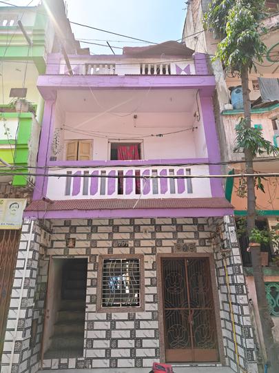 Railway Colony, Varachha Main Image 1