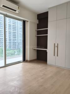 Bedroom Image of 2259 Sq.ft 4 BHK Apartment / Flat for rent in Godrej Woods, Sector 43 Noida for Rs. 100000