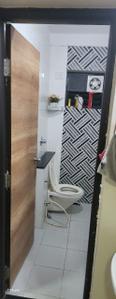 Bathroom Image of 1350 Sq.ft 3 BHK Apartment / Flat for rent in Khamla Nagpur for Rs. 40000