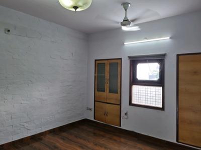 Living Room Image of 1100 Sq.ft 2 BHK Apartment / Flat for rent in DDA Flat Janakpuri, Janakpuri New Delhi for Rs. 25000