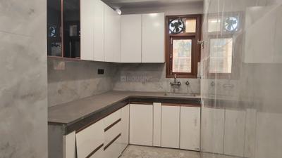 Kitchen Image of 900 Sq.ft 3 BHK Builder Floor for rent in Builders World Property Linkers And Developers BWD - 1, Govindpuri New Delhi for Rs. 25000