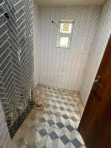 Bathroom Image of 1400 Sq.ft 3 BHK Apartment / Flat for sale in Sultanpur New Delhi for Rs. 10000000