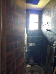 Common Bathroom Image of 1450 Sq.ft 4 BHK Apartment / Flat for sale in JMD Siddhi Vinayak, Sector 73 Noida for Rs. 8275000