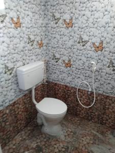 Bathroom Image of 900 Sq.ft 2 BHK Apartment / Flat for rent in Modachur Erode for Rs. 5000
