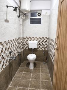 Bathroom Image of 1500 Sq.ft 1 BHK Independent House for rent in Electronic City Bengaluru for Rs. 19000