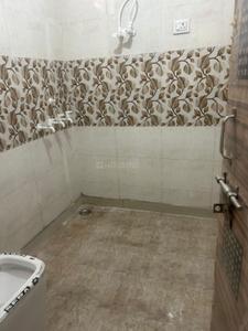 Bathroom Image of 1150 Sq.ft 2 BHK Apartment / Flat for rent in Omicron III Greater Noida for Rs. 18000