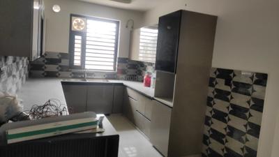 Kitchen Image of 1620 Sq.ft 3 BHK Builder Floor for sale in BPTP Eden Estate, Sector 81 Faridabad for Rs. 20500000