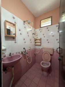 Bathroom Image of 700 Sq.ft 2 BHK Apartment / Flat for sale in Thandalam Chennai for Rs. 3600000