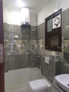 Common Bathroom Image of 1850 Sq.ft 3 BHK Builder Floor for rent in Vipul World, Sector 48 Gurgaon for Rs. 57500